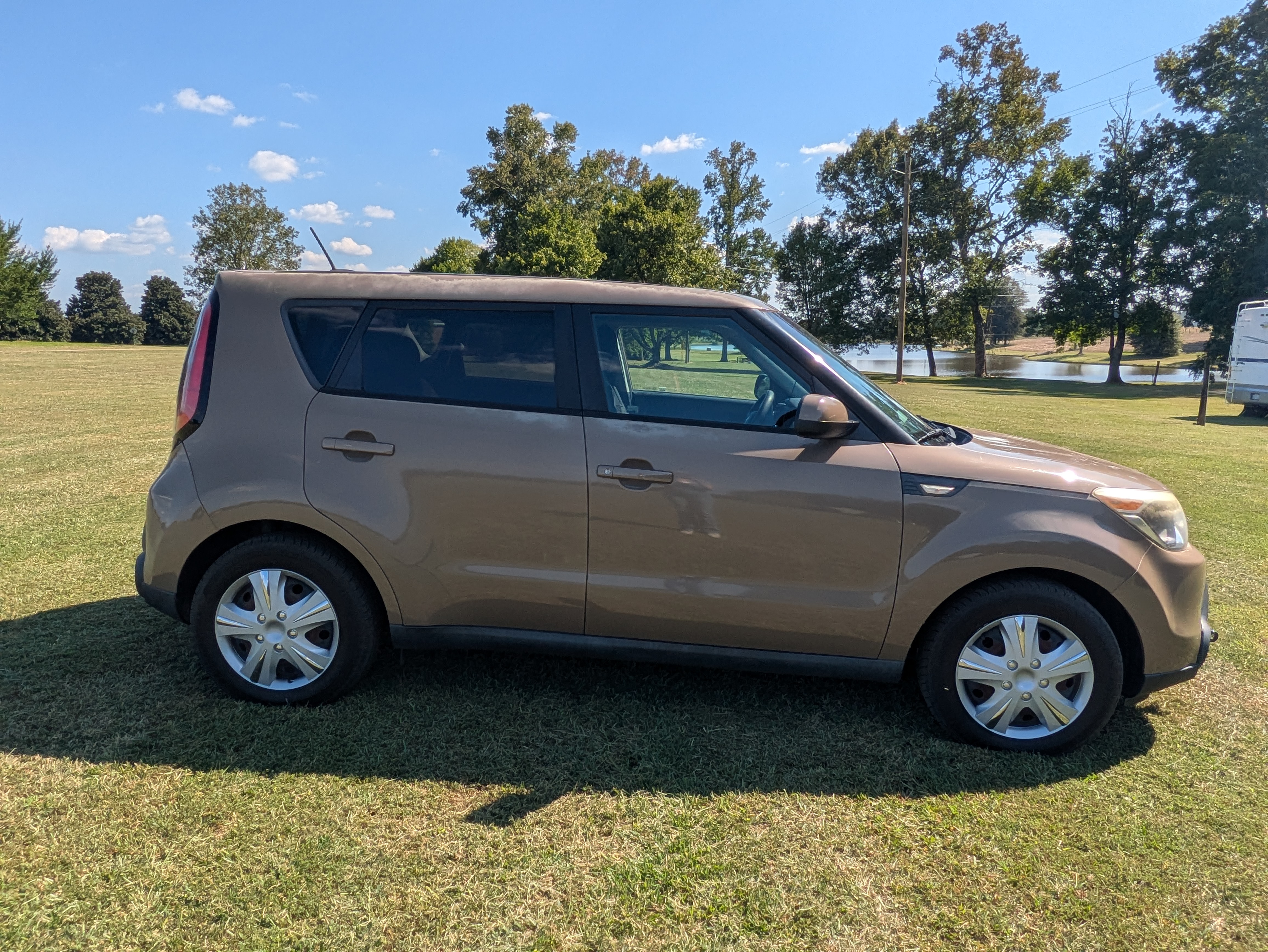 Kia Soul passenger side exterior