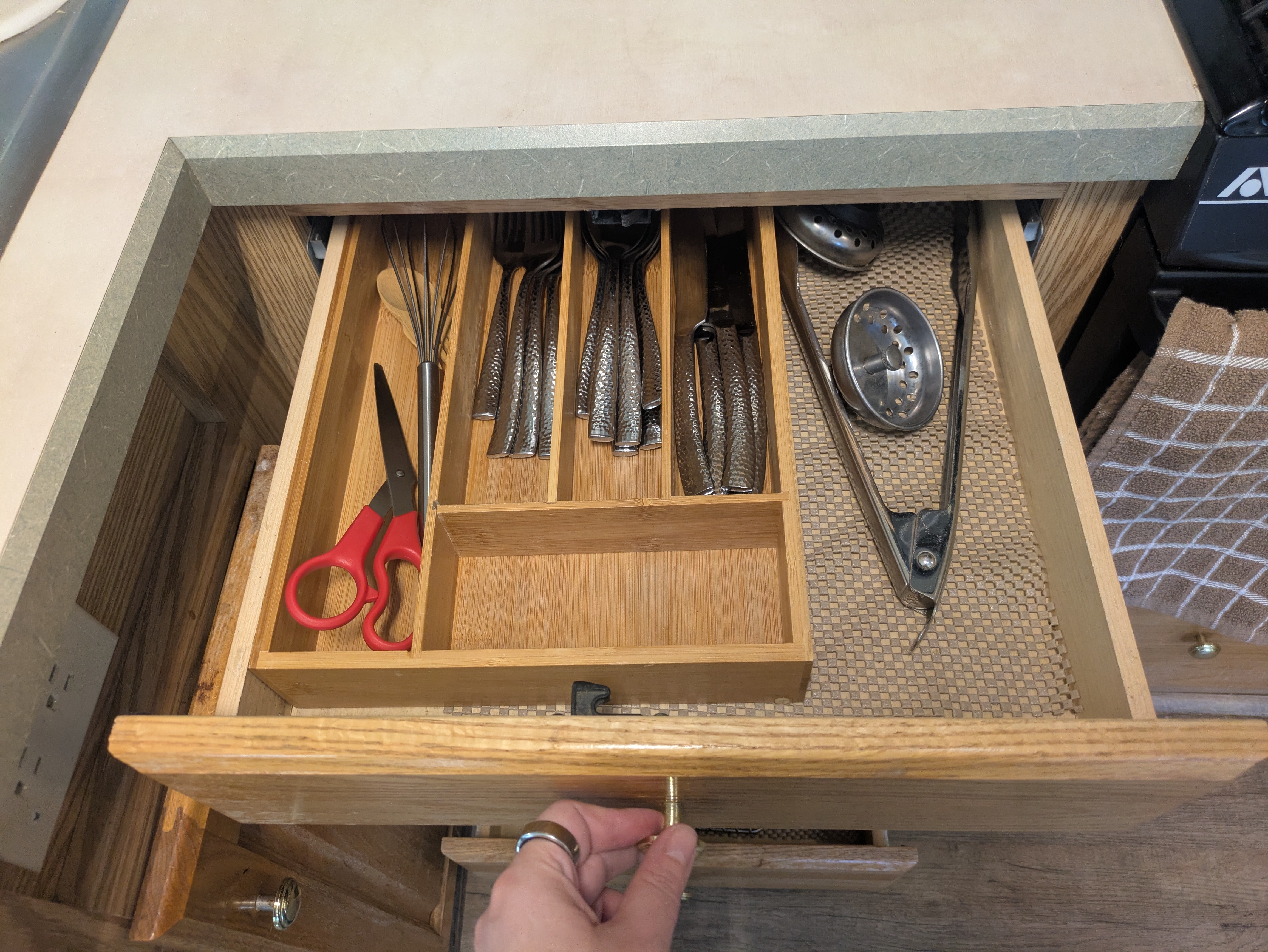 Kitchen storage drawers