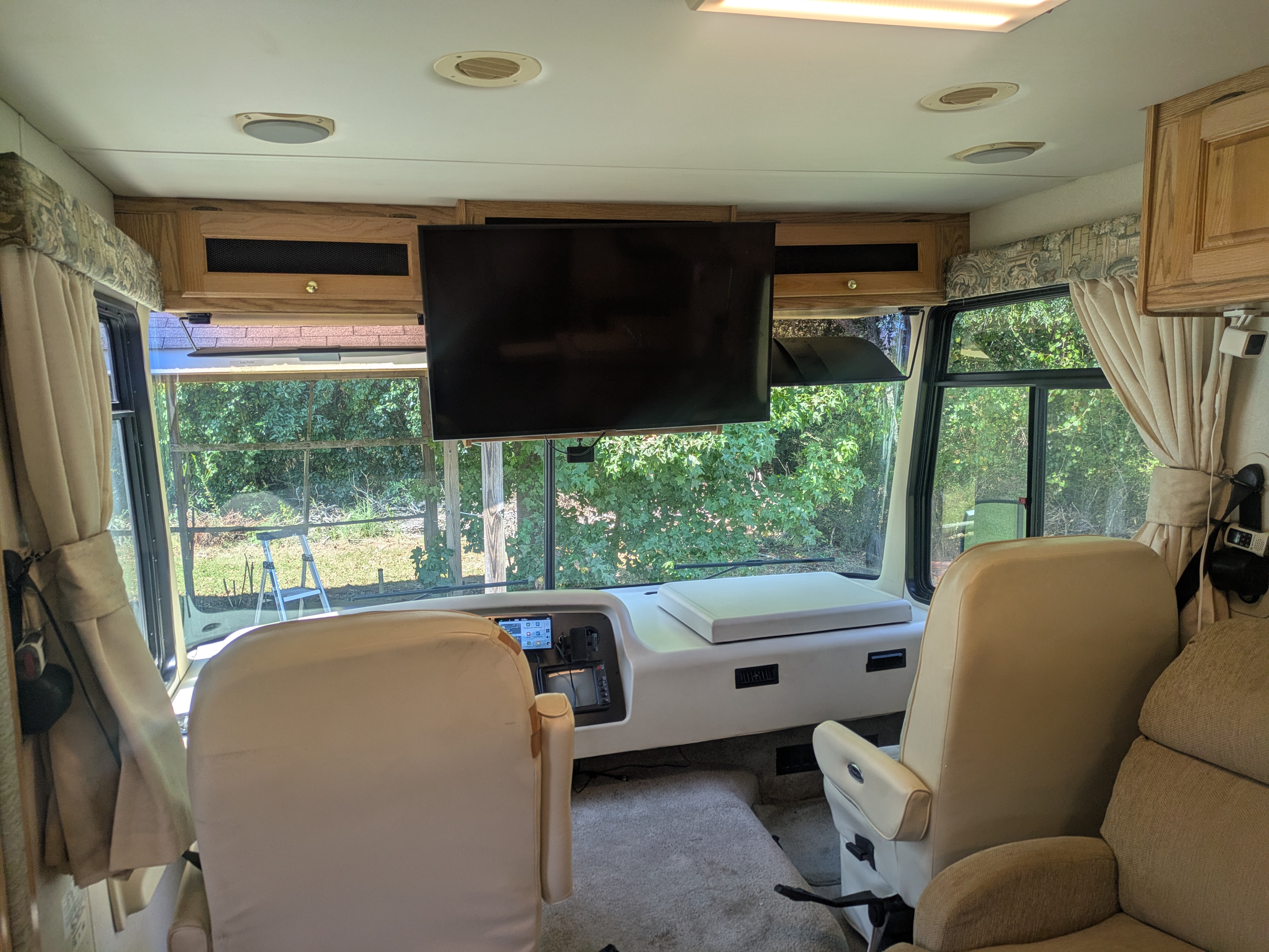 RV front exterior view